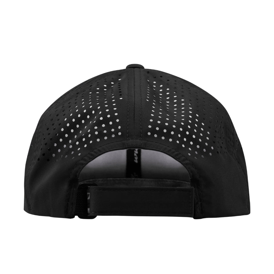 Gorra con el logo de Deadman